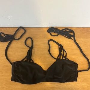 🌺Vintage Black Acacia Bikini Top🌺